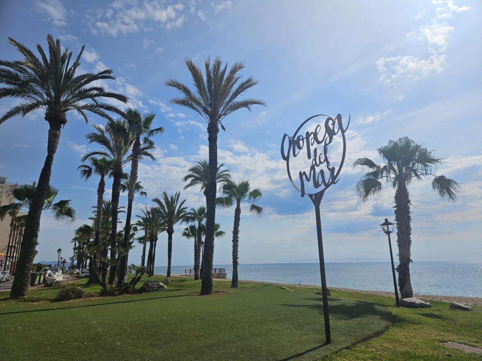 Mondrian Magic World - Sea View First Line Of The Beach Oropesa del Mar Exterior photo